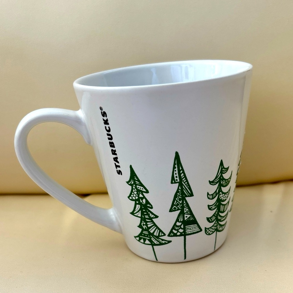 Starbucks 2015 Holiday Coffee Mug 12 Oz Mug White With Green Trees  Rare Retired